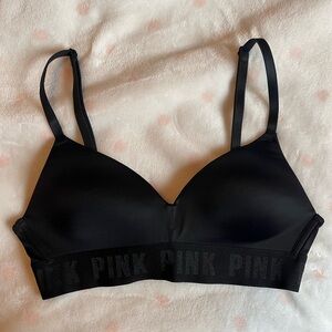 Never warn Wireless VS PINK Bra